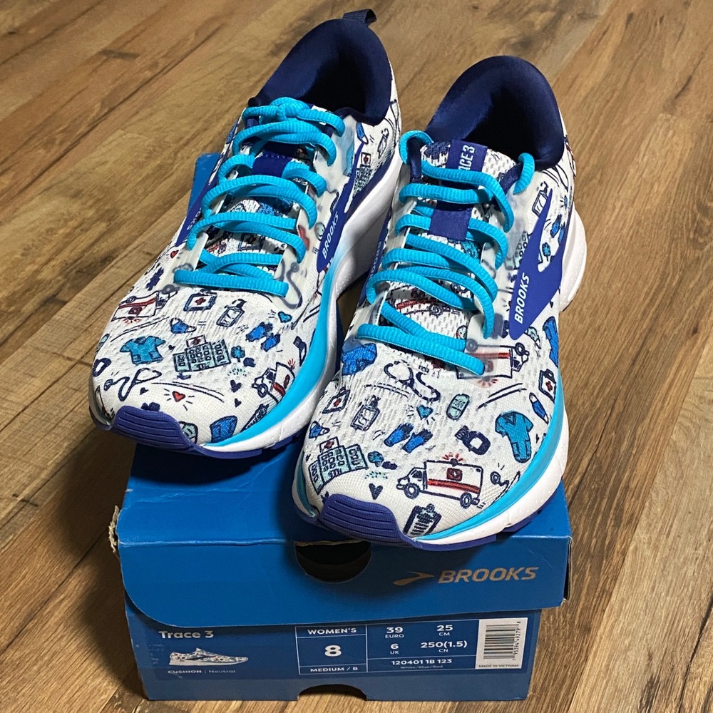 Brooks Trace 3 Womens Medical Nurse Print Running Shoes White Blue Size 8 NIB